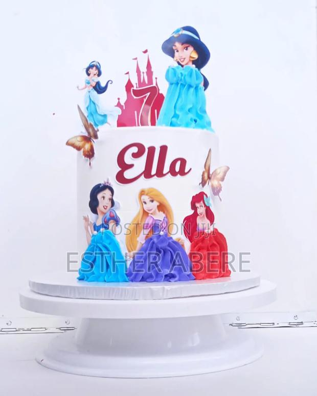 1kg Vanilla and Bubblegum Cake. - thumbnail 3