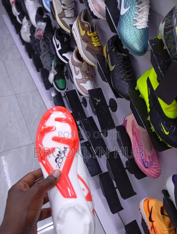 Original Nike Football Boots Sizes (39-45) - thumbnail 2