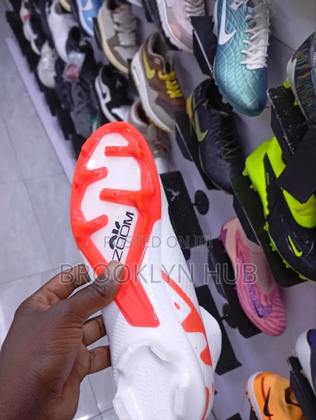 Original Nike Football Boots Sizes (39-45) - thumbnail 3