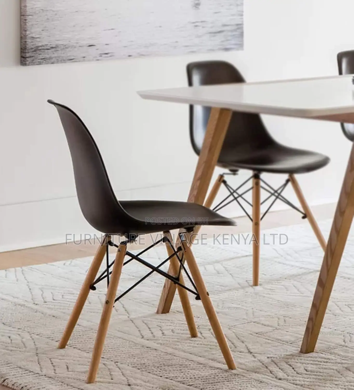Eames Plastic Dining Chair in Black