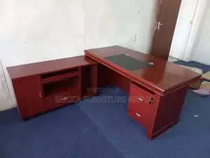 Office Tables: Premier Boss Executive Office Table in 1400mm