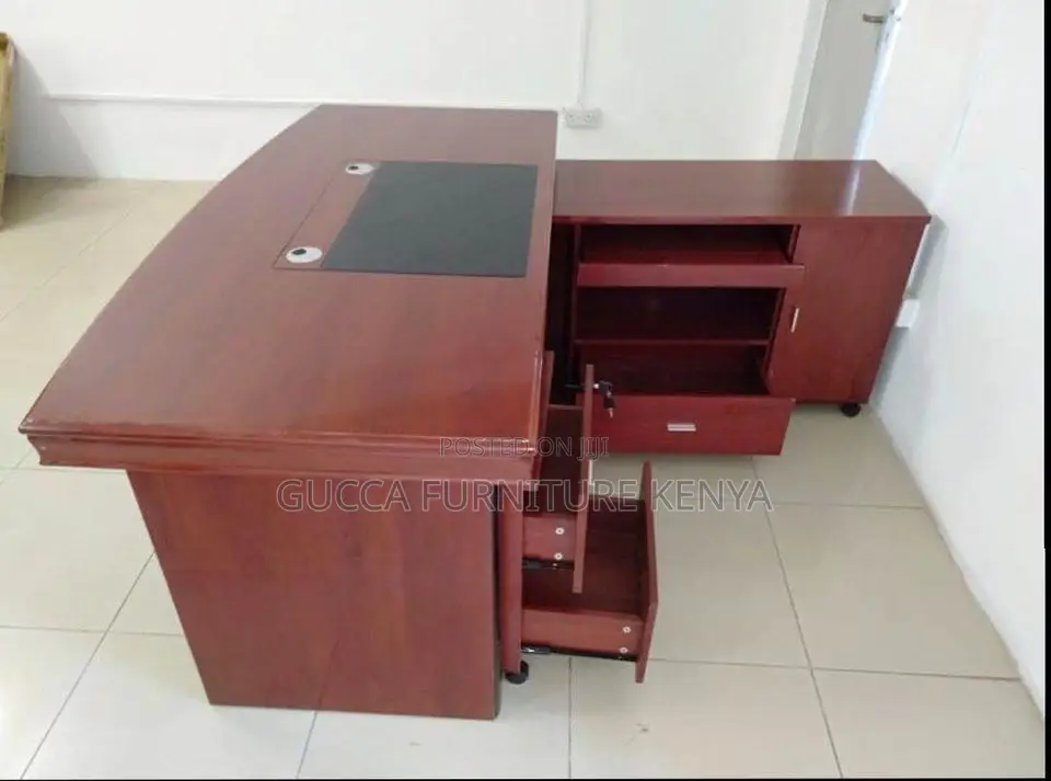 Office Tables: Premier Boss Executive Office Table in 1400mm