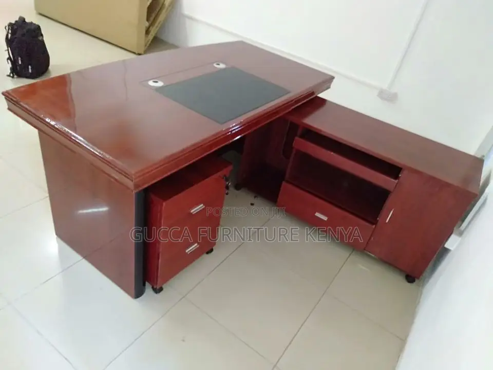 Office Tables: Premier Boss Executive Office Table in 1400mm
