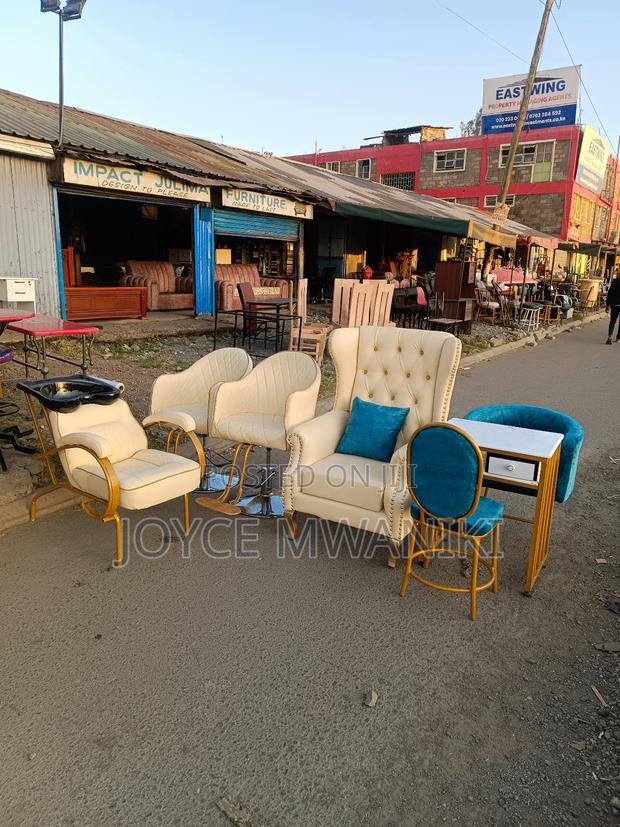 Sink Seat, 2 Hydraulic Seats, Pedicure Seat, Manicure Set - main view