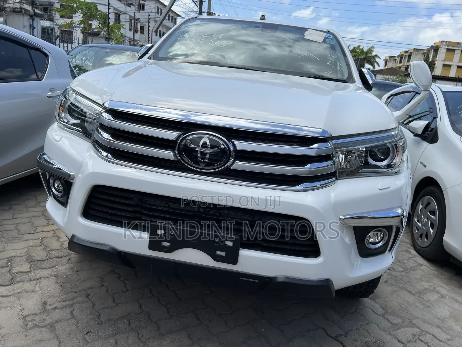 Toyota Hilux 2018 White