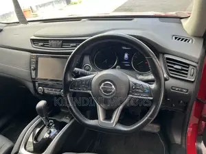 Nissan X-Trail 2018 Red