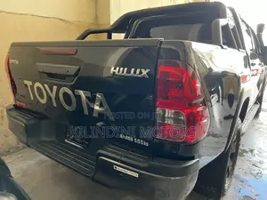 Toyota Hilux 2018 Black