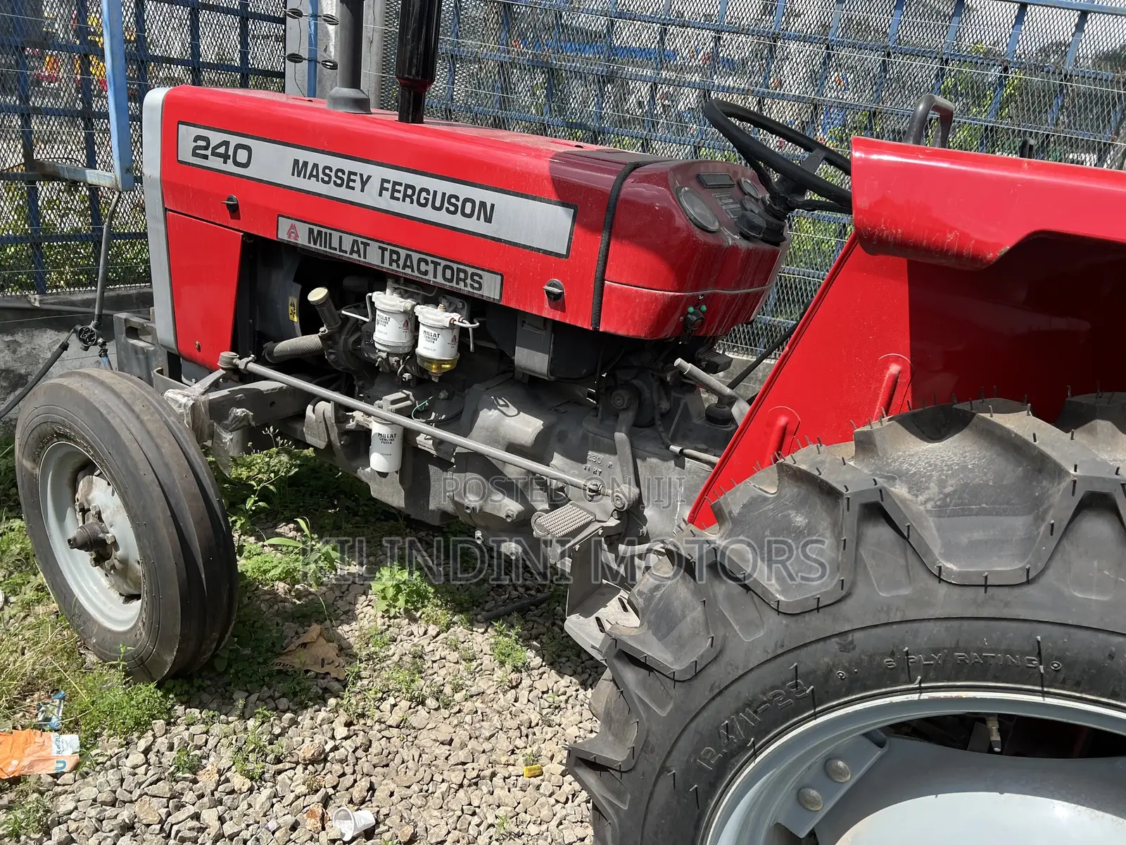 Tractor Messey Fugerson 240
