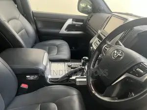 Toyota Land Cruiser Prado 2018 White