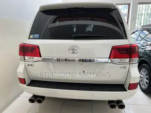 Toyota Land Cruiser Prado 2018 White