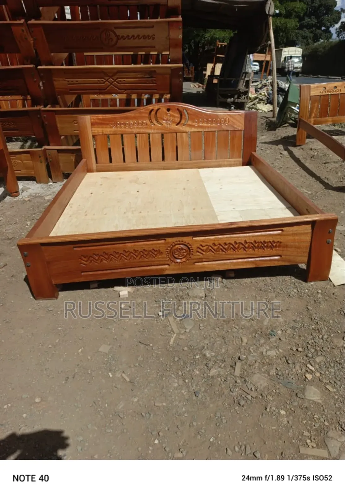 Morden Ɓed Mahogany