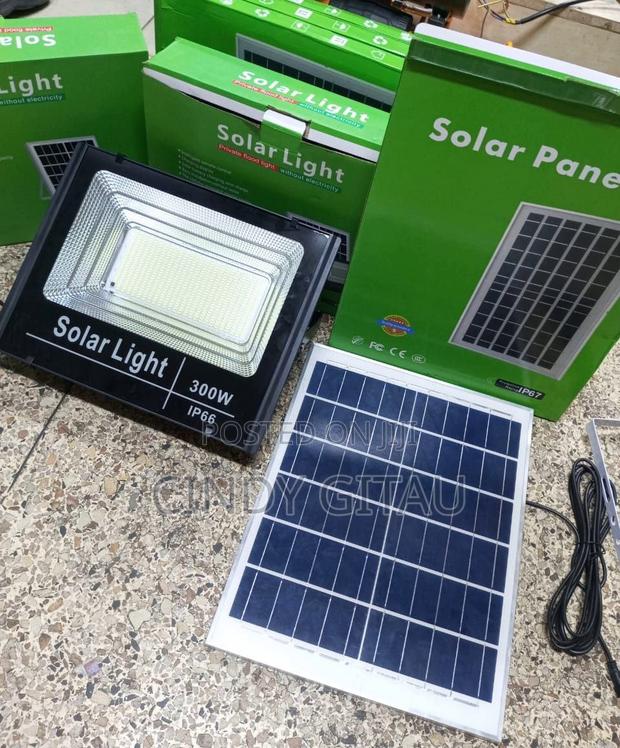 300w Big Size Solar Flood Light With Remote - main view