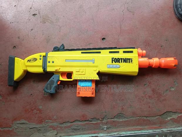 Fortnite Toy Gun - main view