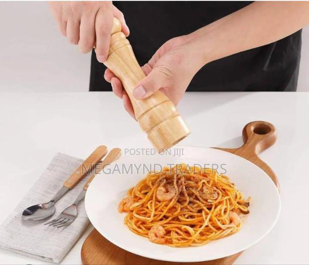 Salt and Pepper Grinder/Pepper Miller - thumbnail 4
