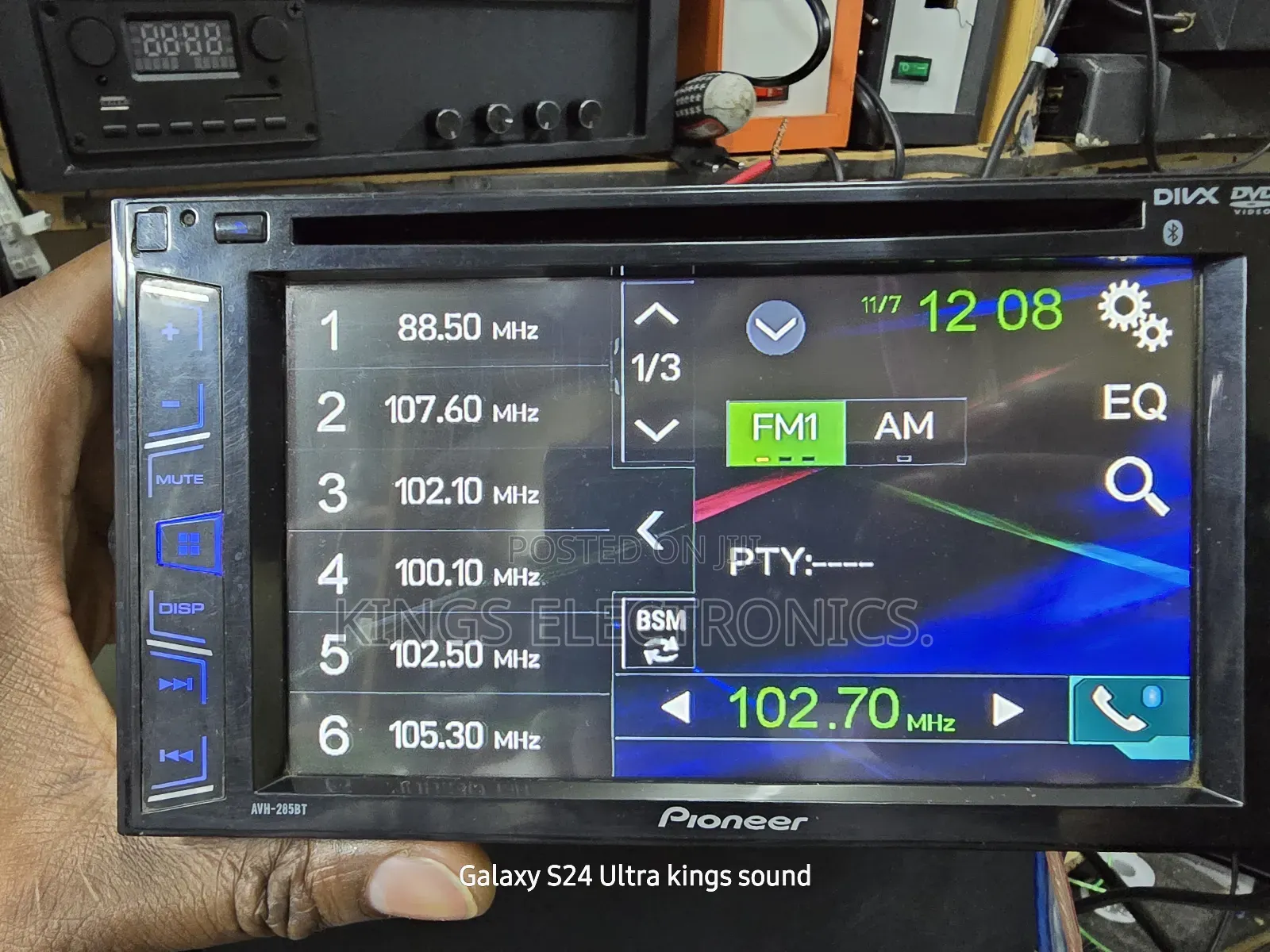 Pionerr AVH 285bt Screen With Mirror Link Option