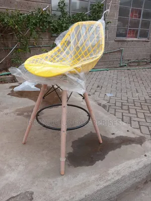 Counter Eames Chair