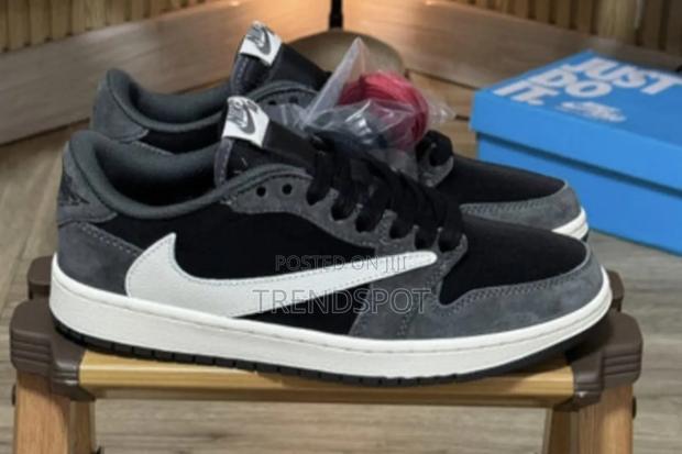 Nike Air Jordan 1 Retro Low Travis Scott Silver