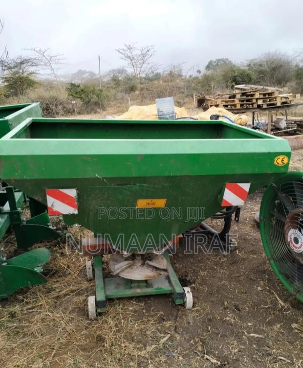 Fertilizer Spreader 
125 LTRS/Kg - thumbnail 2