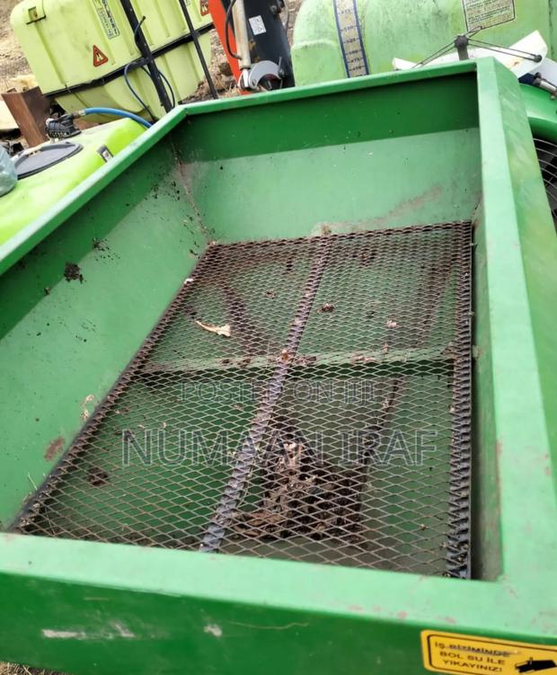 Fertilizer Spreader 
125 LTRS/Kg - thumbnail 3