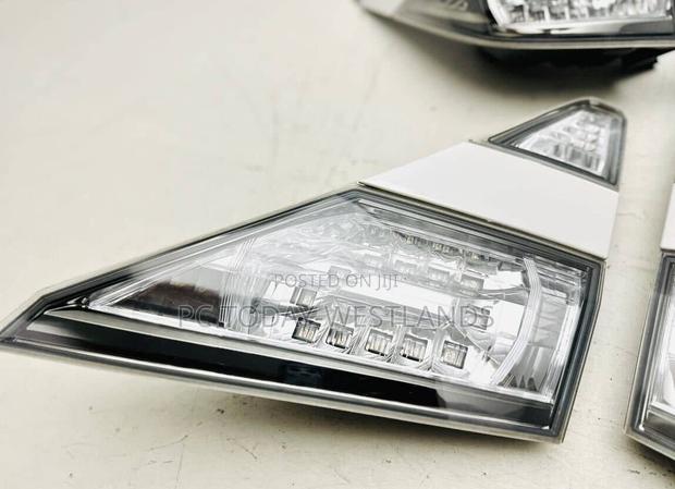 VELLFIRE 20 System Genuine Right and Left Set Tail Light - thumbnail 3