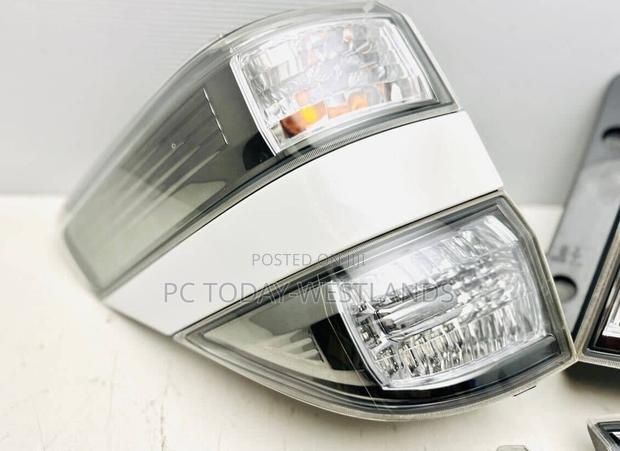 VELLFIRE 20 System Genuine Right and Left Set Tail Light - thumbnail 2