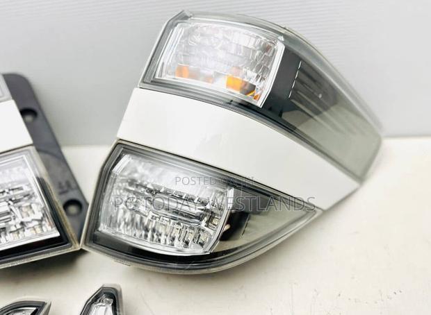 VELLFIRE 20 System Genuine Right and Left Set Tail Light - thumbnail 4