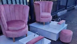 Queens Manicure Chair