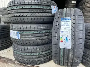 235/40 R18 Maxtrak Tyres