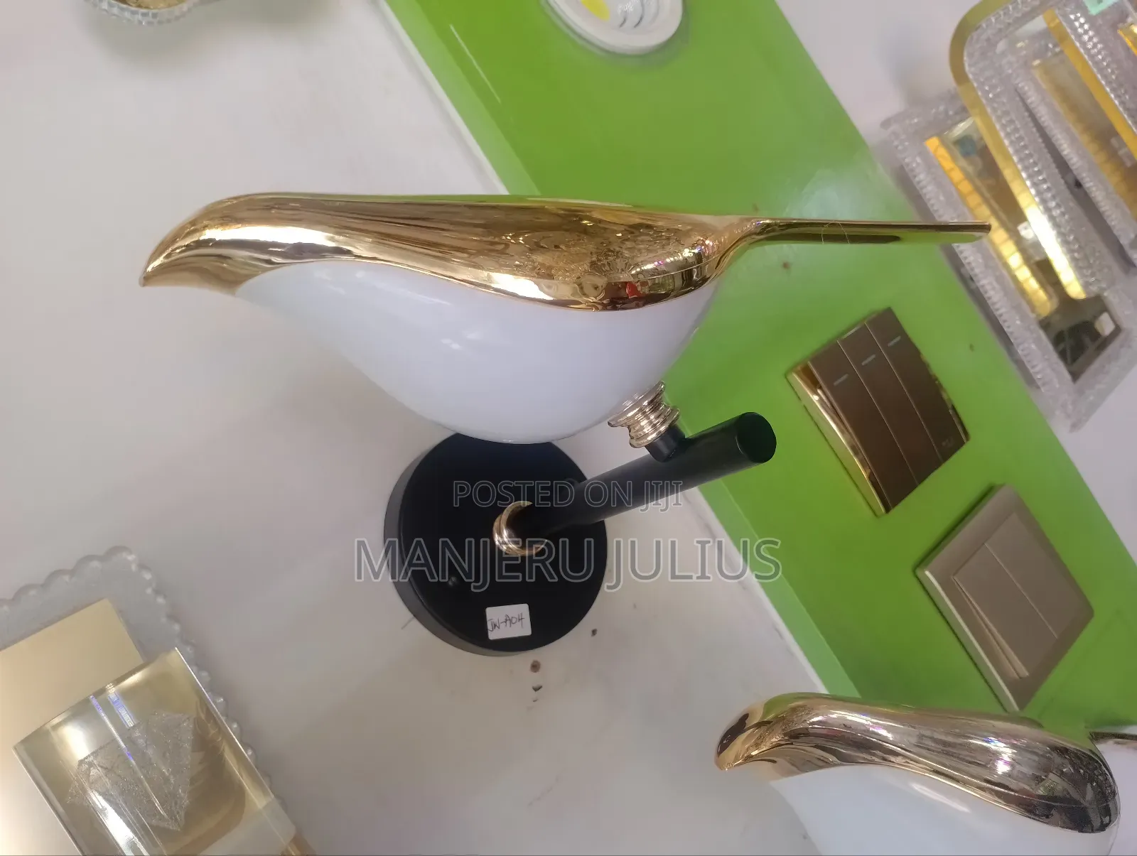 Single Bird Wall Light