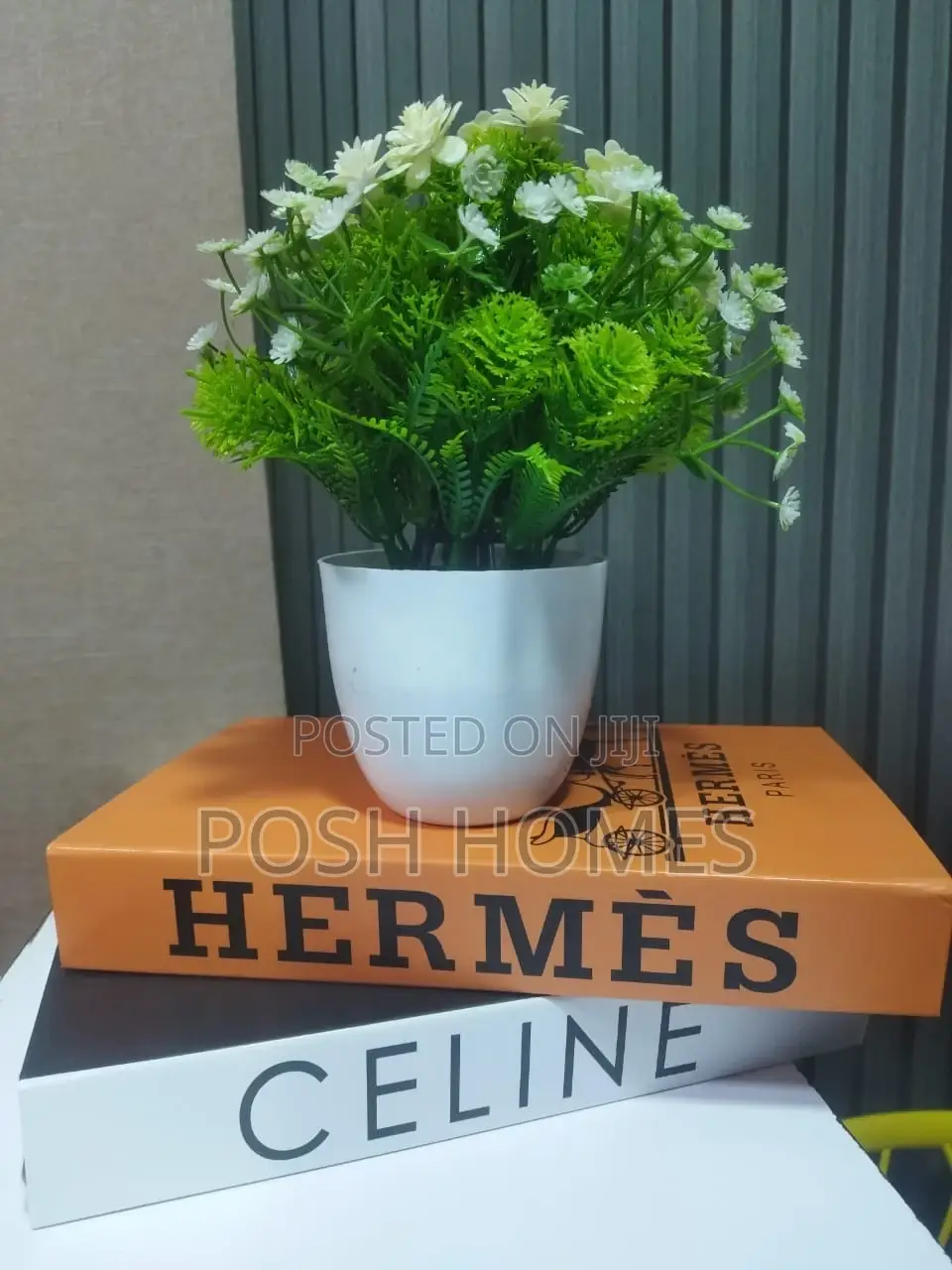 Decorative Decor Books/Artificial Flowers