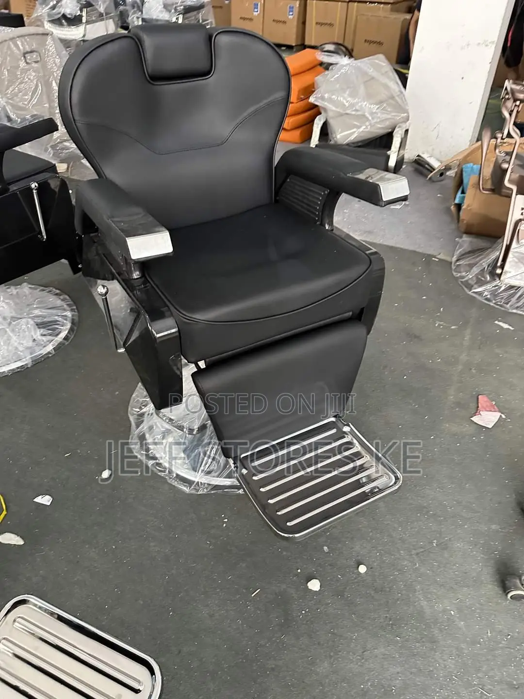 Mega Jumbo Barber Seat