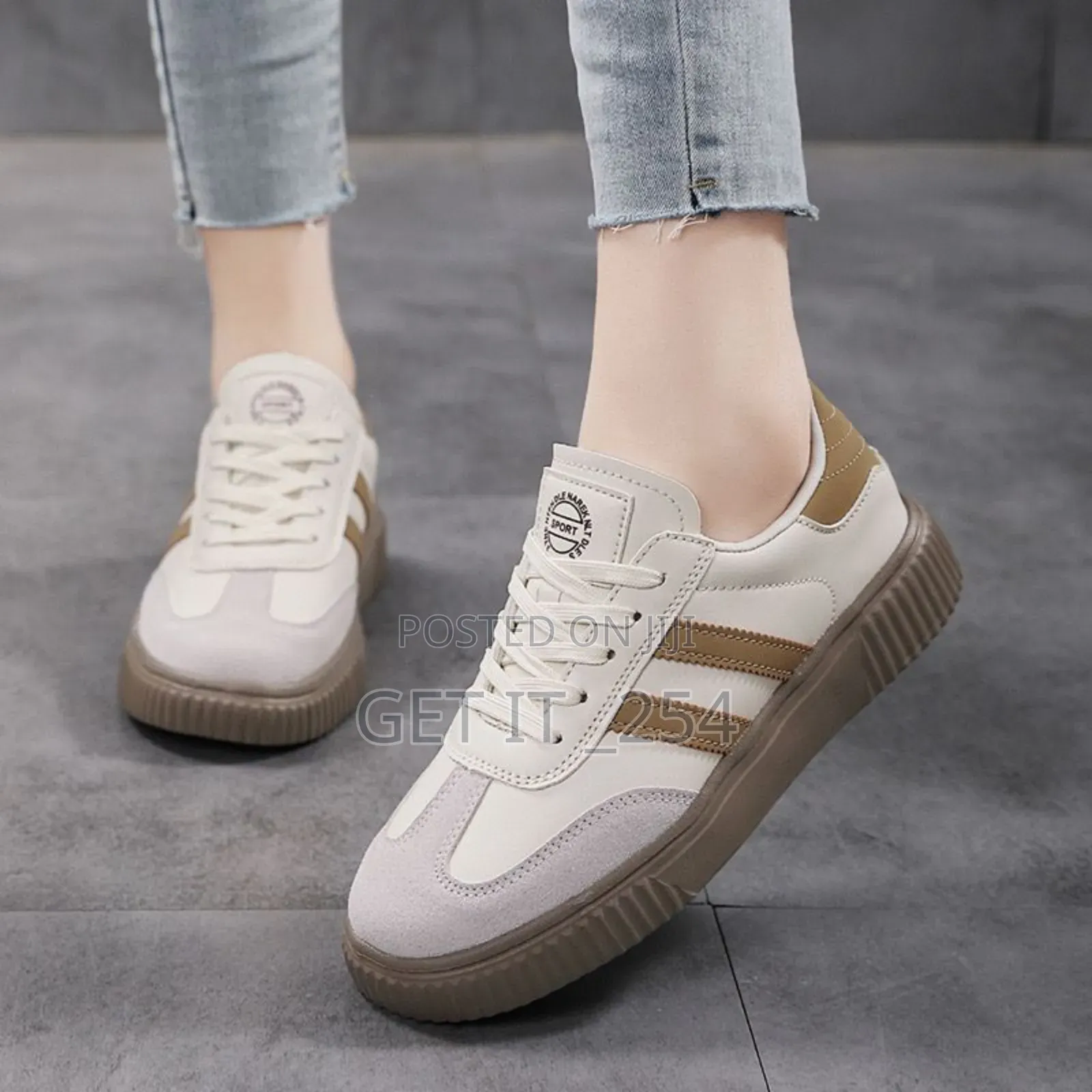 *Ladies Classic Sneakers *
*Size 36- 42*