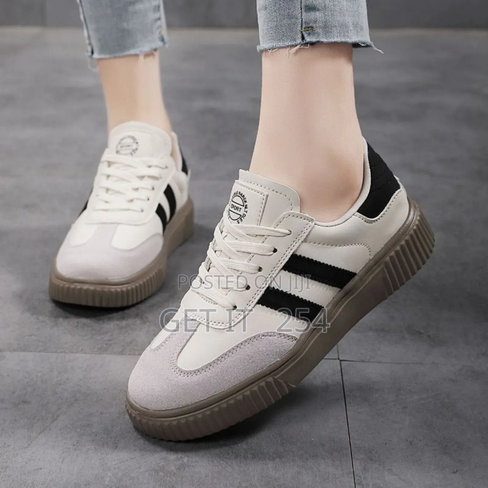 *Ladies Classic Sneakers *
*Size 36- 42*