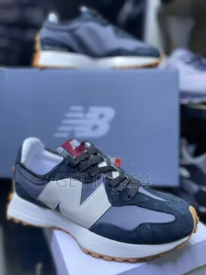 *New Balance 327*
Size:*40-45*