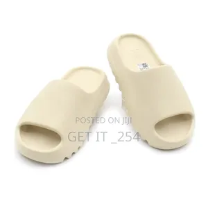 Original Yeezy Slides Restocked. Sizes:40- 45
