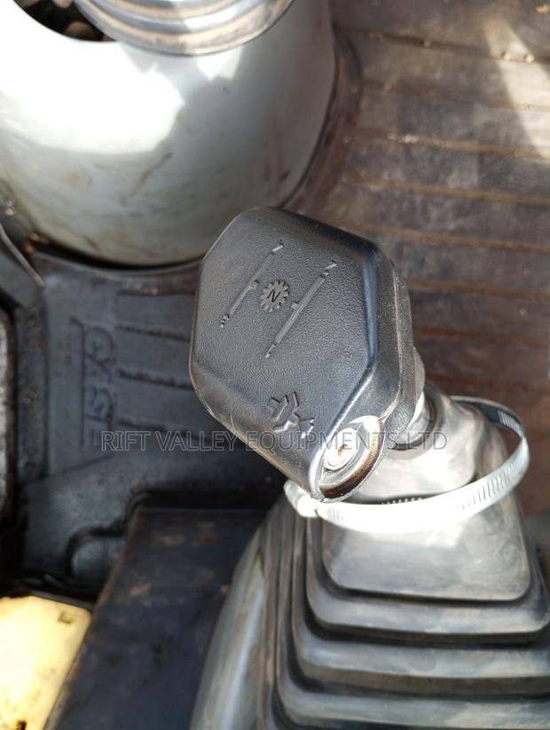 Case 590 Super L Backhoe Loader - thumbnail 2