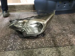 Toyota Ractis 2012 Xenon Headlight