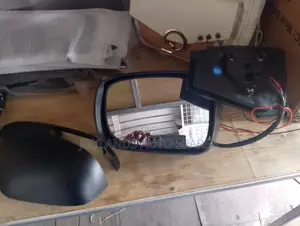 Vitz 2009 Automatic 7 Wire Side Mirror With Indicator