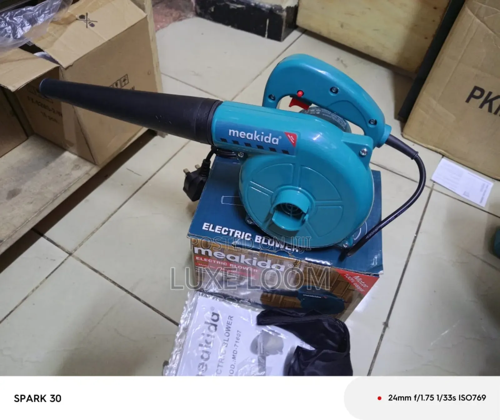 Meakida Blower