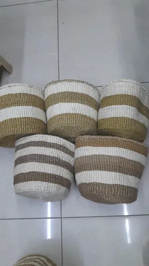 Kiondos Beige and White