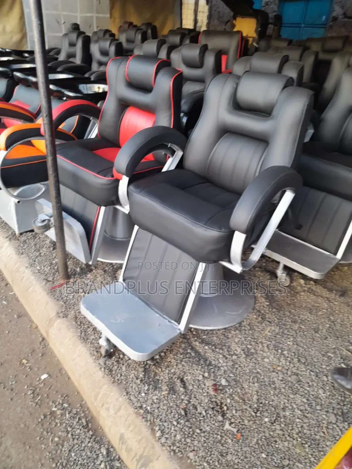Kinyozi/Barbershop Seat