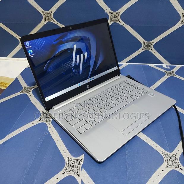 New Laptop HP 14S 4GB Intel Core I3 SSD 512GB - main view