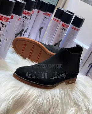 Chelsea Boots 
4