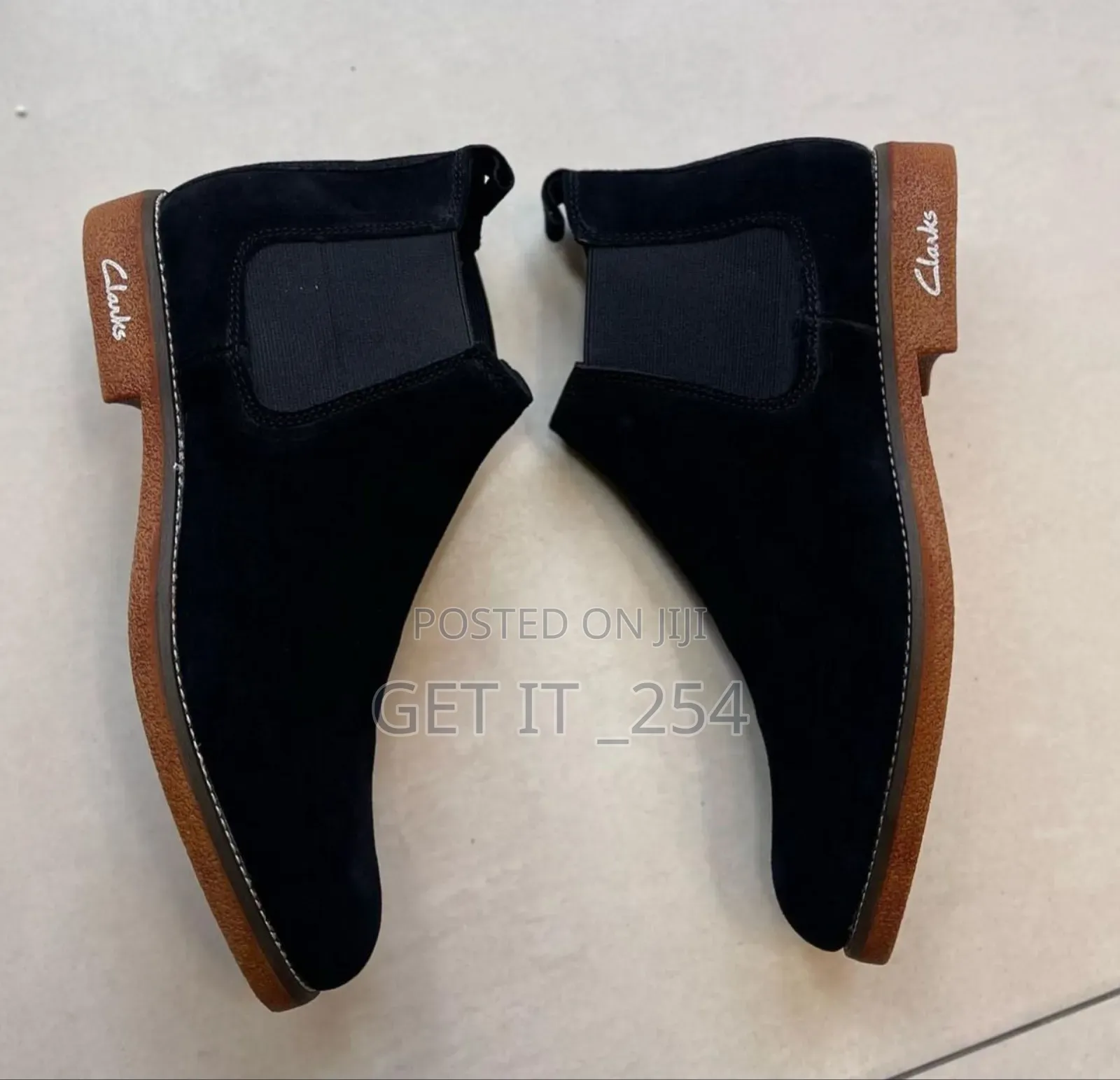 Chelsea Boots 
4