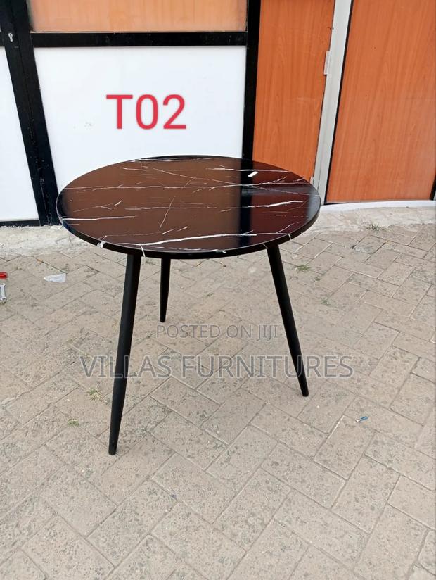 Round Eames Table Dining Table - thumbnail 2