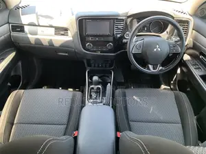 Mitsubishi Outlander ES FWD 2017 Gold