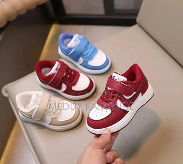 Blue/Maroon/Beige Sneakers - main view