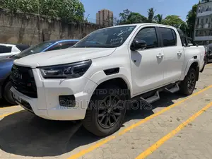 Toyota Hilux 2021 Off white