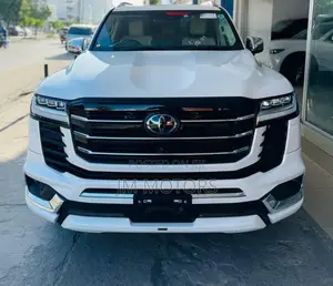 Toyota Land Cruiser 2022 White