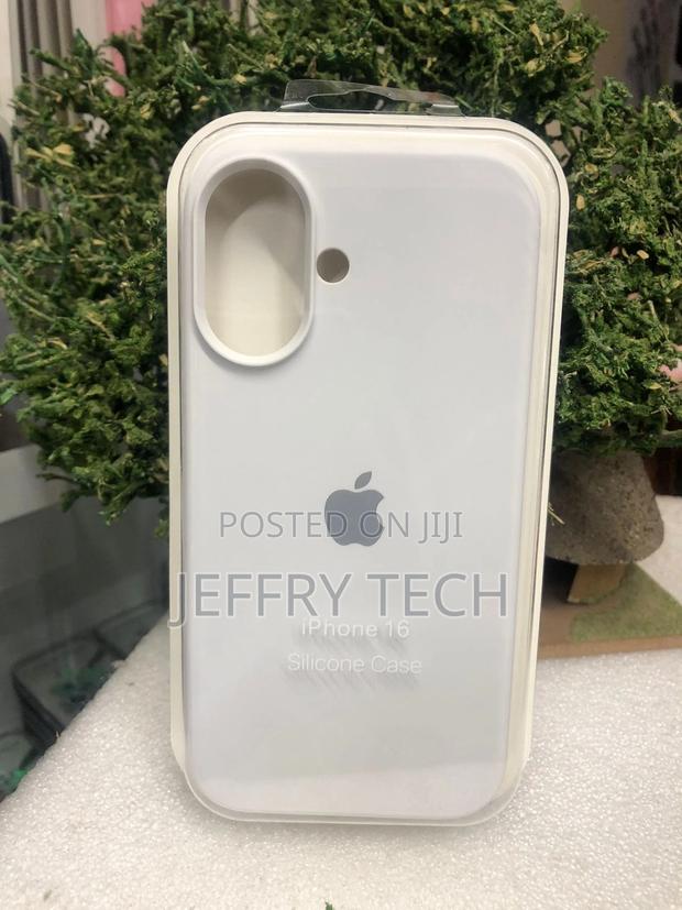 Silicone iPhone 16 SILICON COVER White Color - main view
